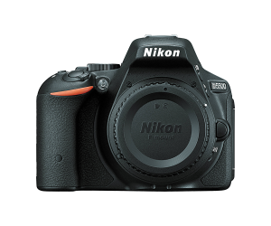 Recensione Nikon D5500 front